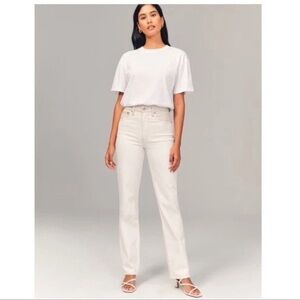 Abercrombie & Fitch Straight Leg Jeans in Cream-White